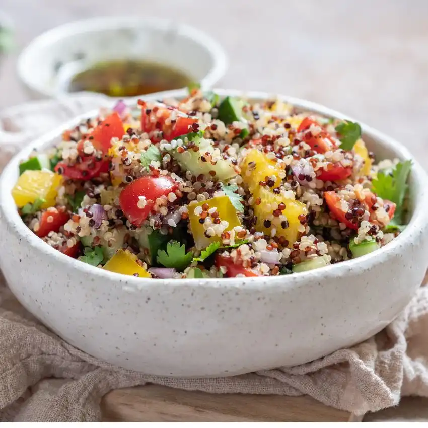 Salada de quinoa com atum