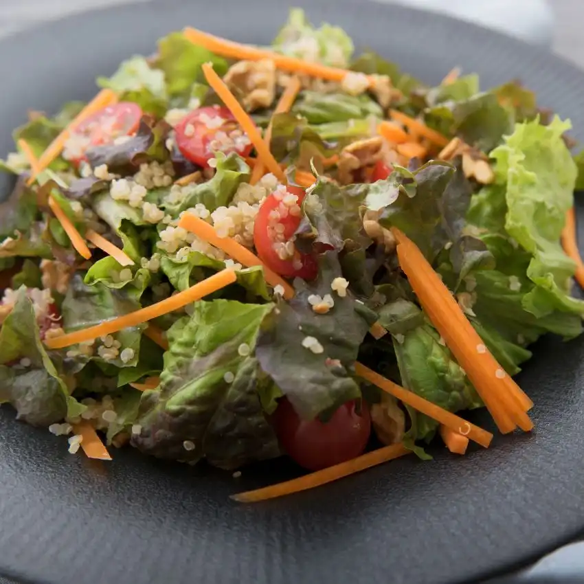 Salada de quinoa com cenoura