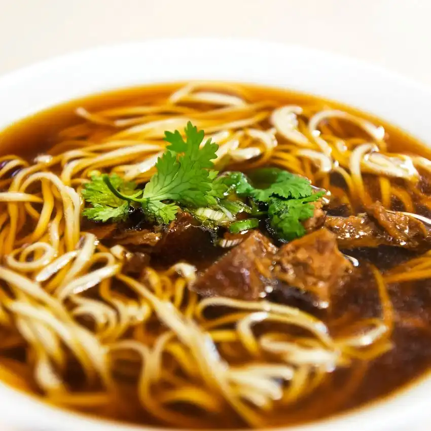 Como fazer sopa de carne com macarro